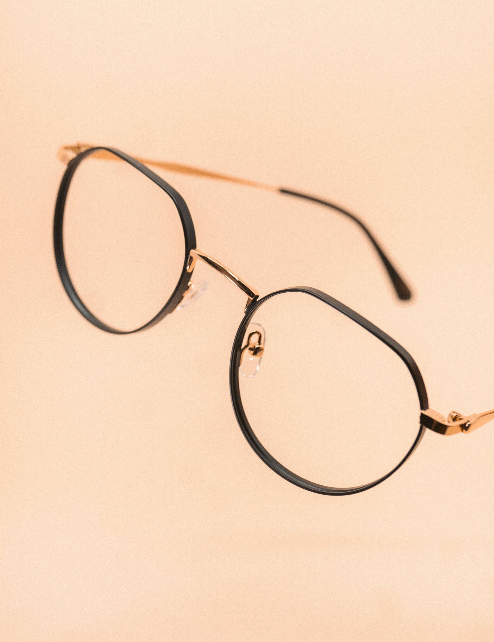 close de lente multifocal com antirreflexo